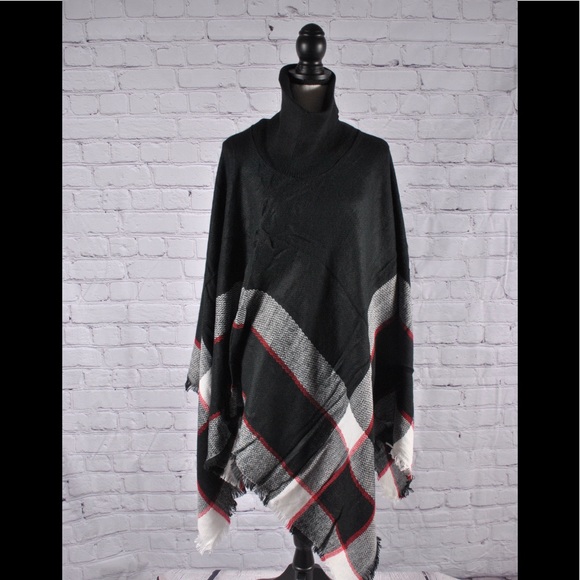 Color-Blocked Poncho Black One Size - Picture 7 of 9